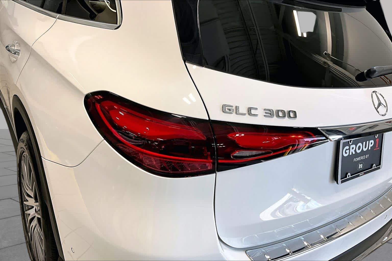Used 2023 Polar White Mercedes-Benz GLC 300 image 27