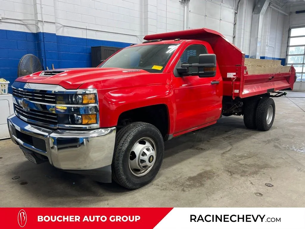 2017 Chevrolet Silverado HD's photo
