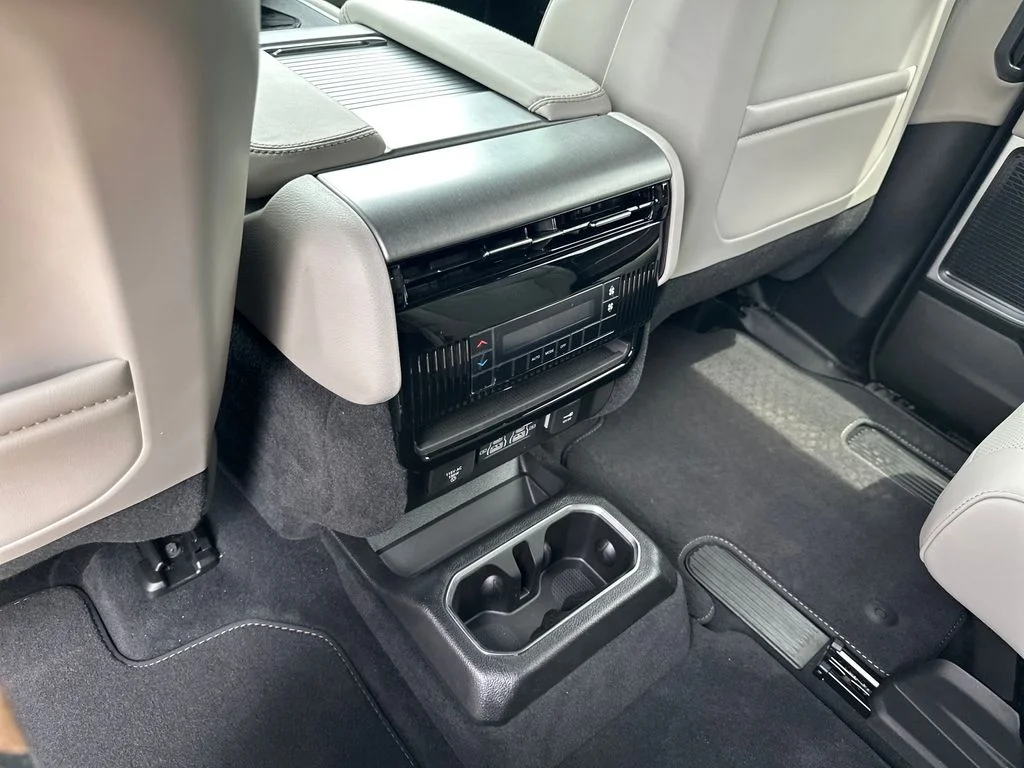 New 2026 Fathom Blue Pearlcoat Jeep  image 31