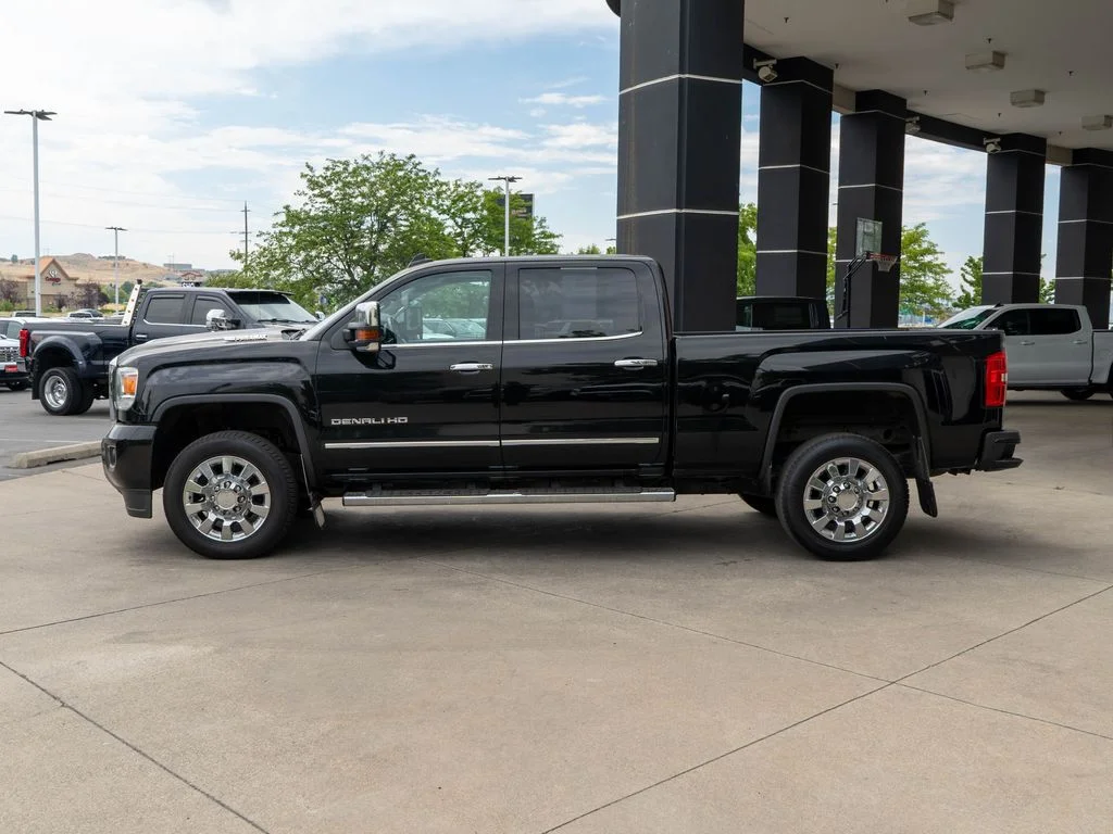 Used 2018 Black GMC Denali image 4
