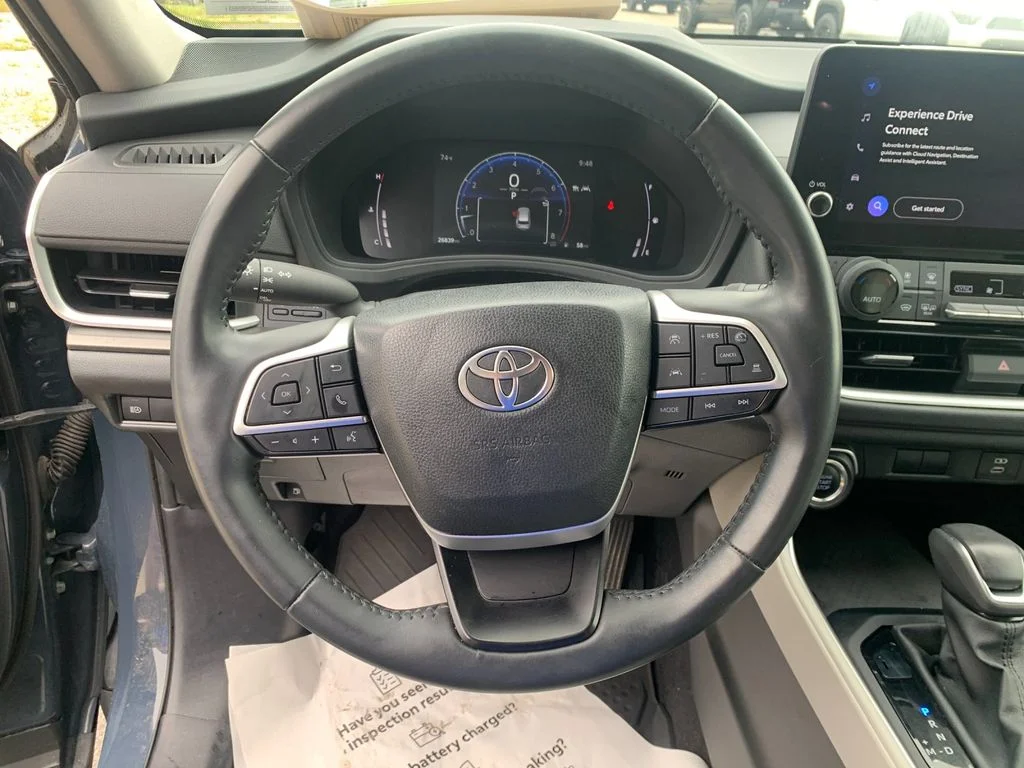 Used 2024 White Toyota XLE image 27