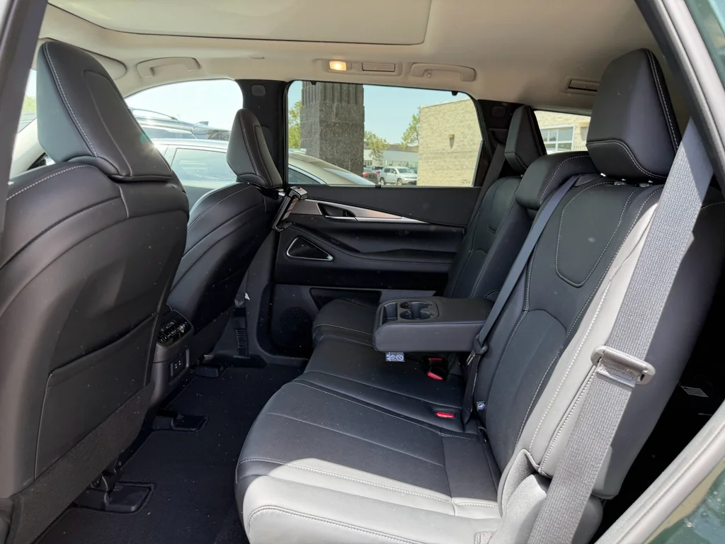 Certified Used 2026 Deep Emerald INFINITI LUXE image 29