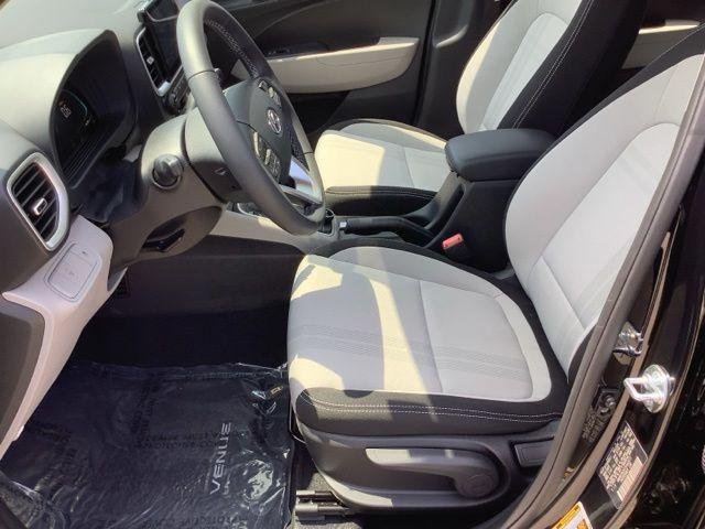 New 2026 Onyx Black Hyundai SEL image 9