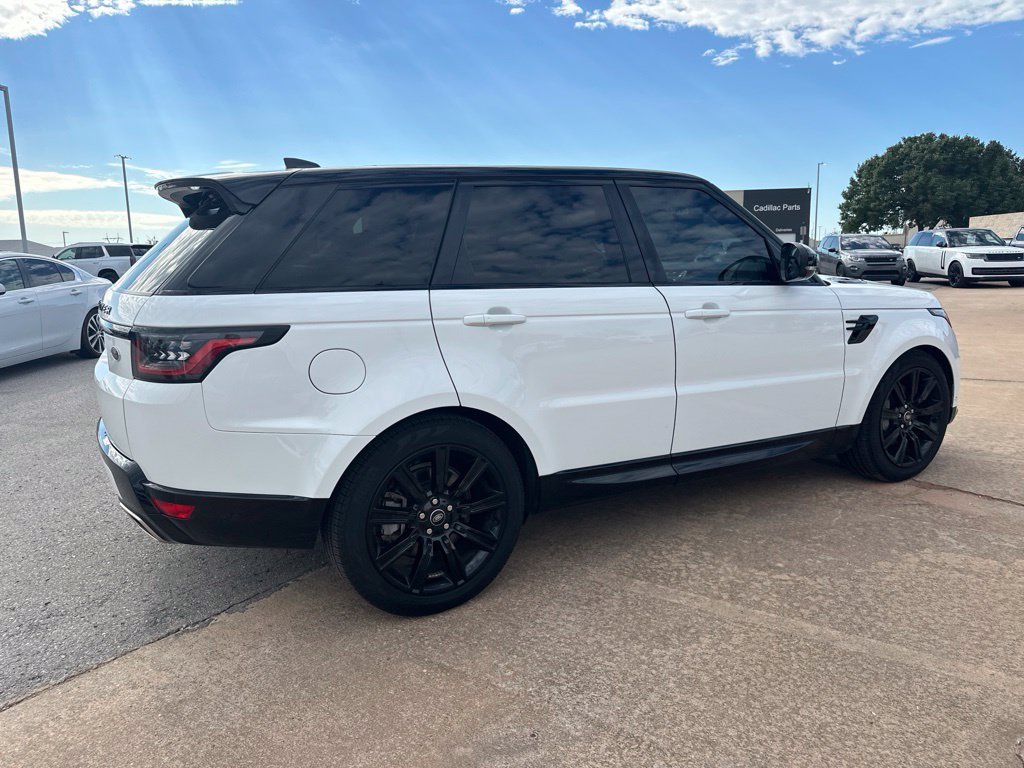 Used 2022  Land Rover HSE Silver Edition image 3