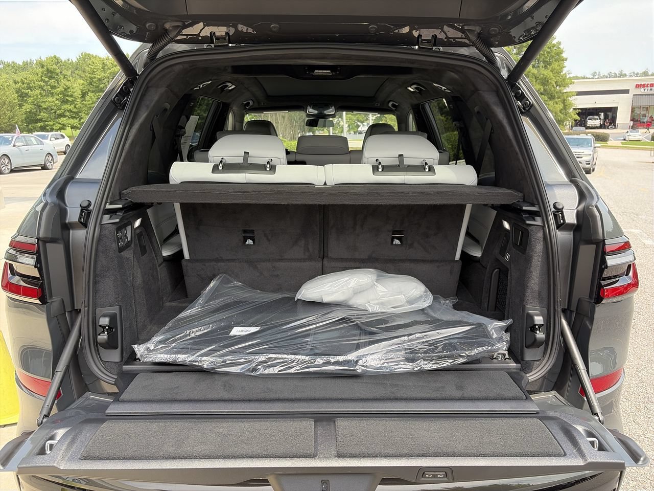 New 2027 Dravit Grey Metallic BMW xDrive40i image 37