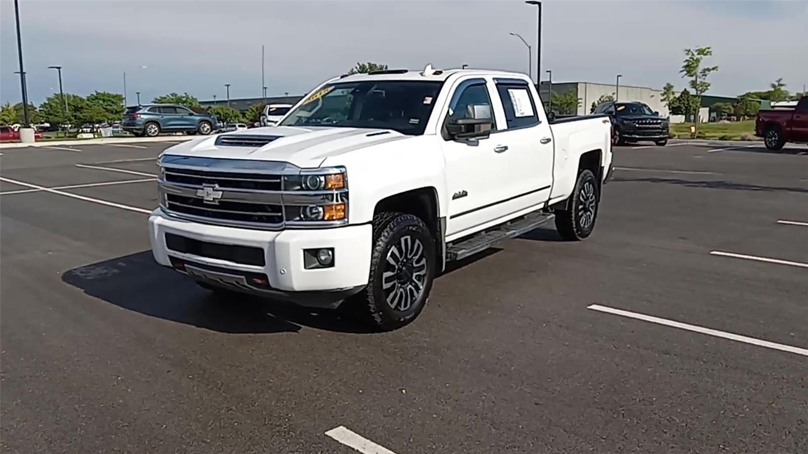 Used 2018 White Chevrolet High Country image 4