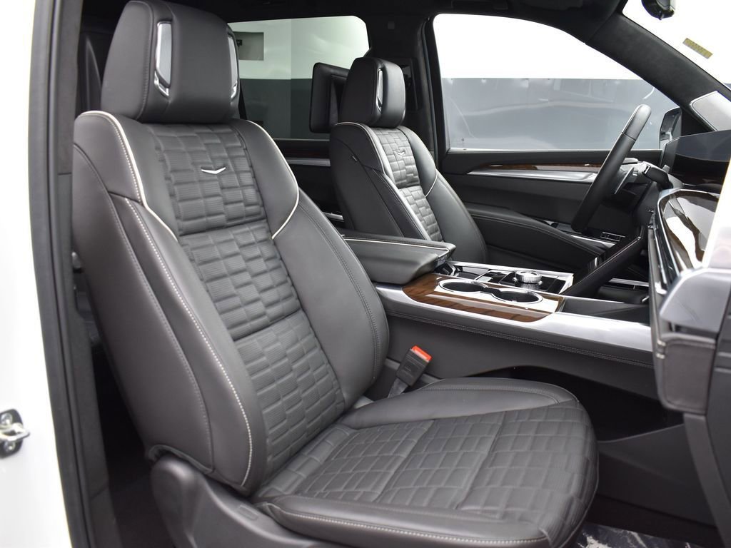 2025 CADILLAC ESCALADE - Image 40