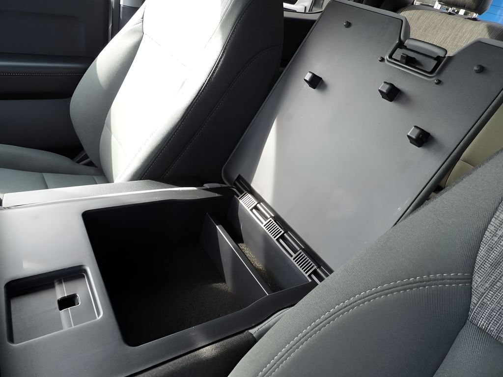 Used 2023 Oxford White Ford XLT image 32