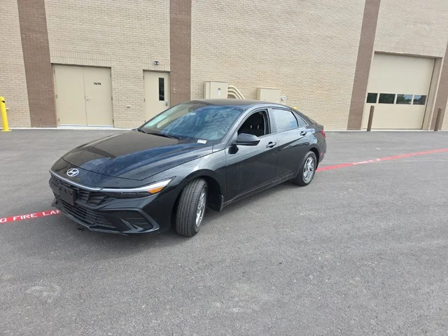2024 Hyundai Elantra SE