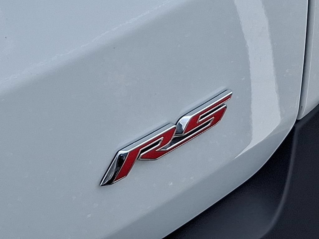 Used 2021 SUMMIT WHITE Chevrolet RS image 34