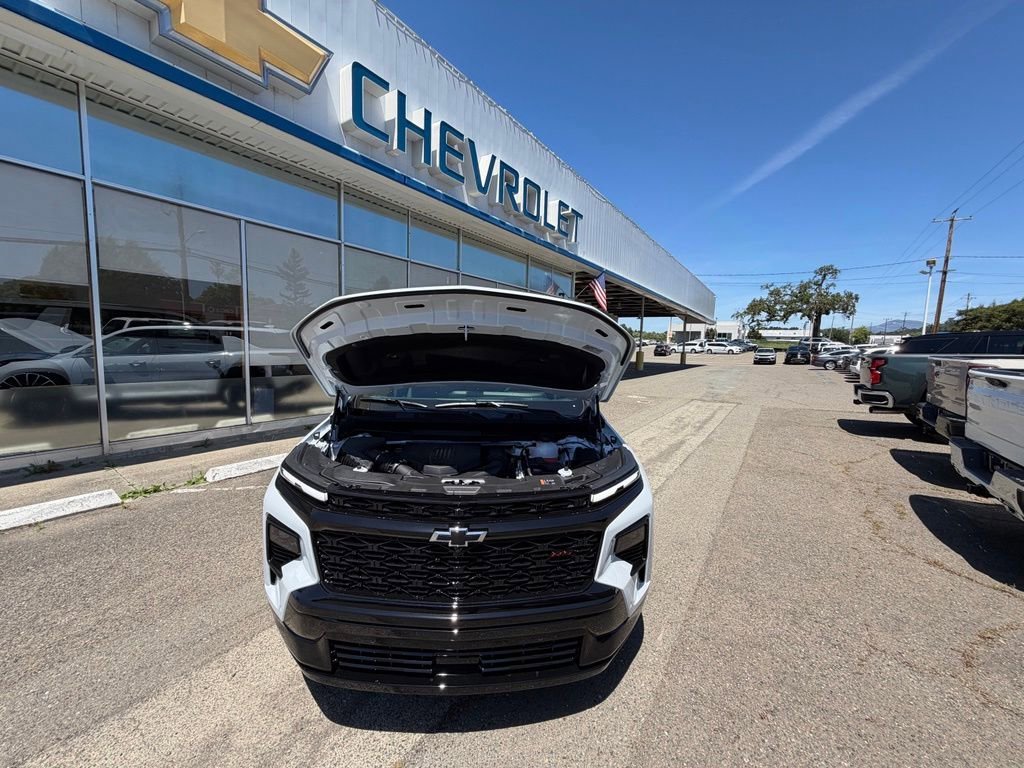 New 2026 Polar White Tricoat Chevrolet RS image 27