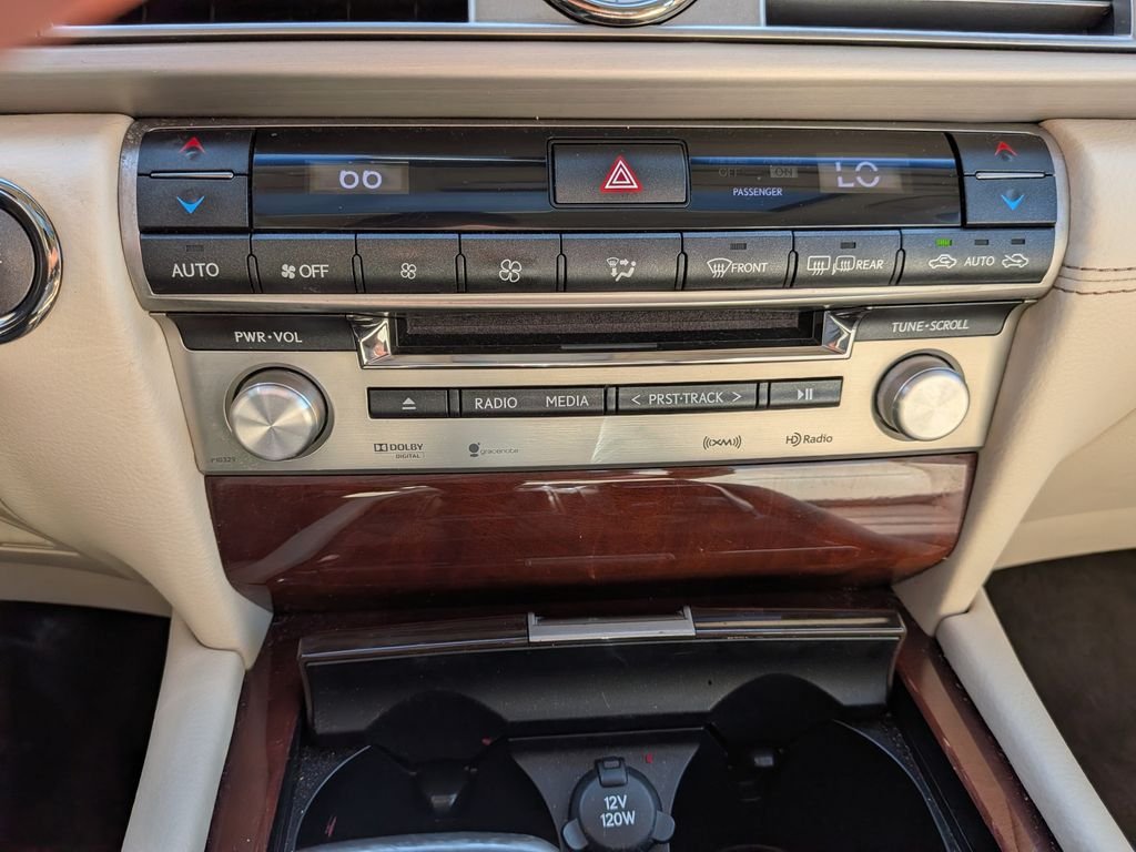 Used 2013  Lexus 460 image 19