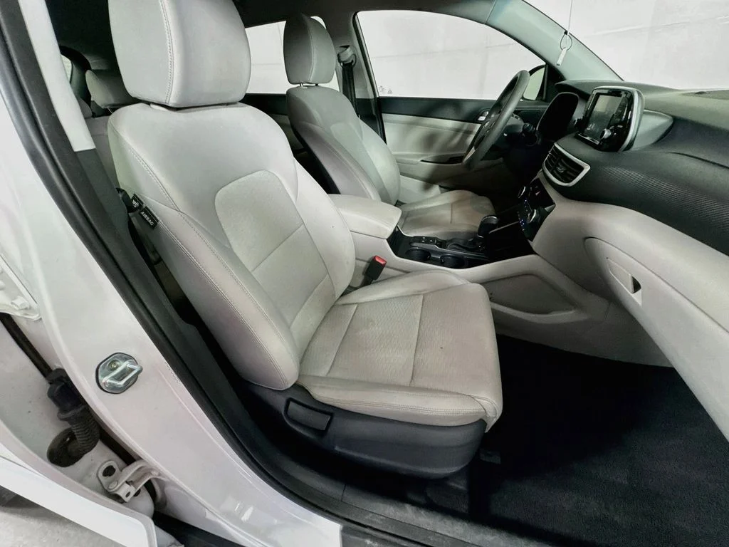 Used 2019 White Hyundai Value image 33