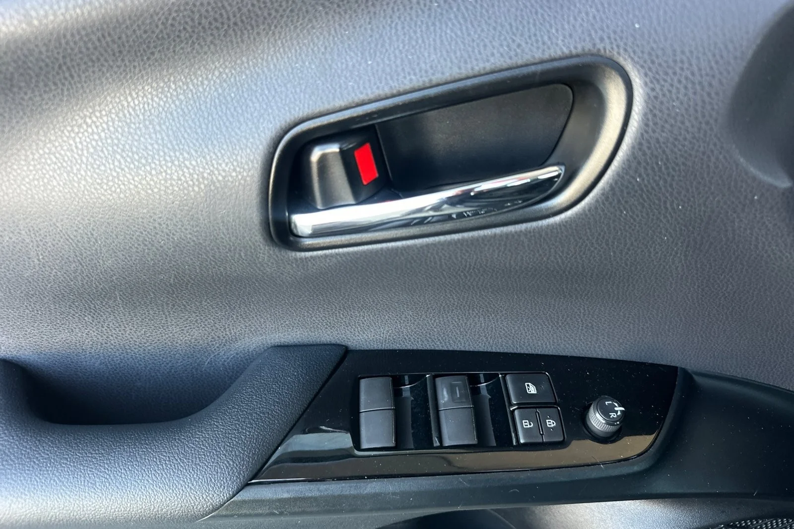 Certified Used 2021 MIDNIGHT BLACK Toyota XLE image 10