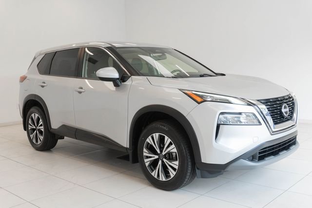 Used 2023 Silver Nissan SV image 25