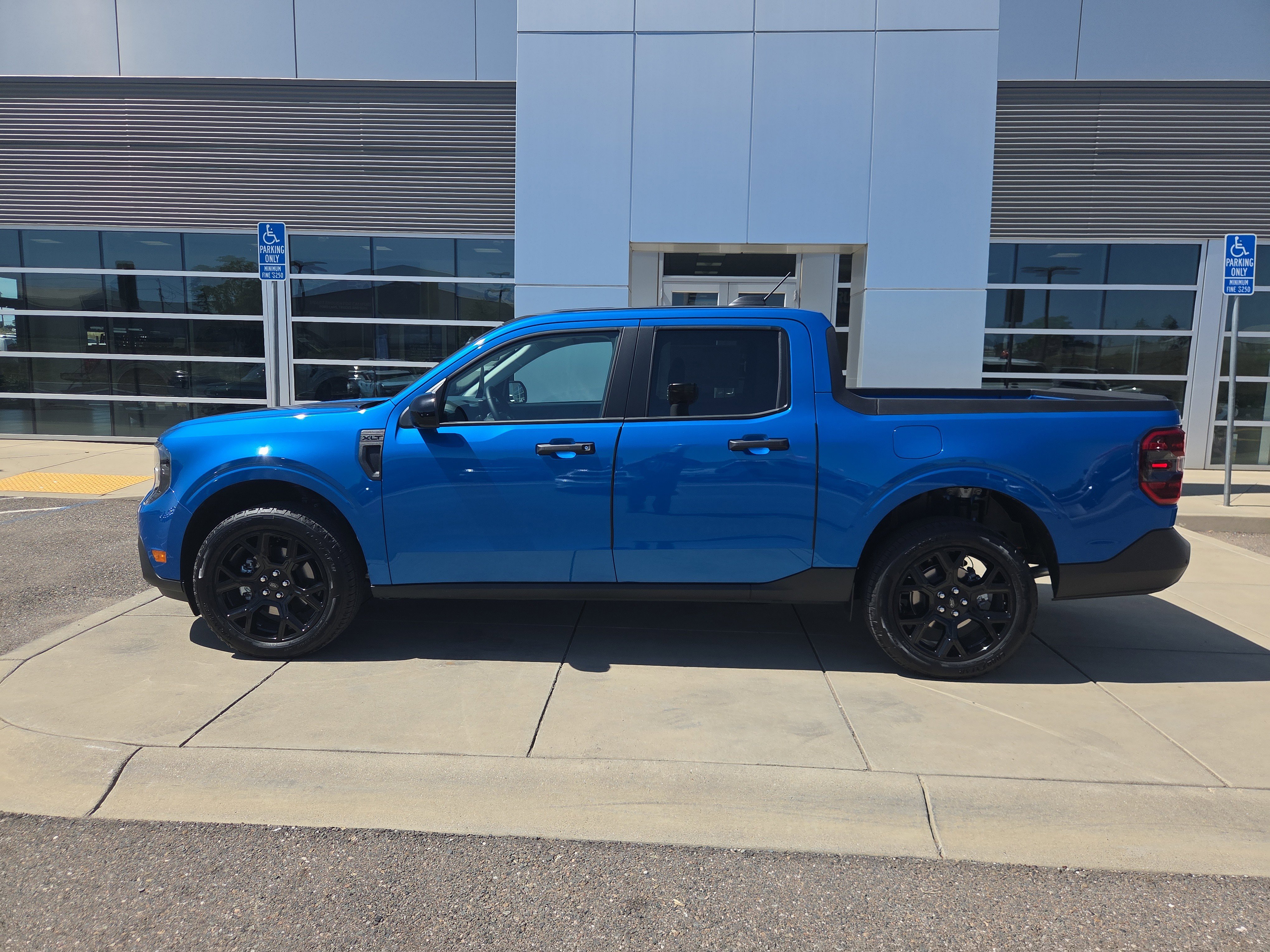 New 2026 Velocity Blue Ford XLT image 2