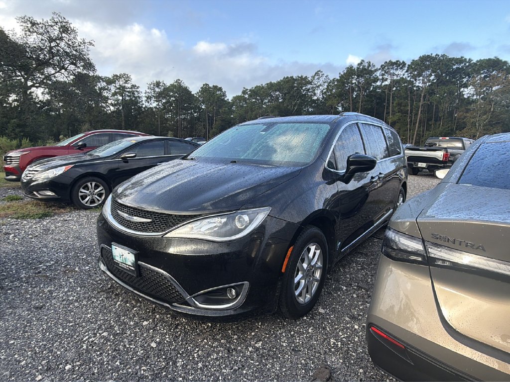 Used 2024 Silver Chrysler Touring L image 4