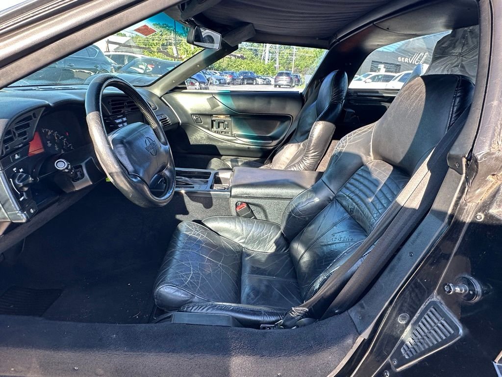 Used 1995  Chevrolet Base image 23