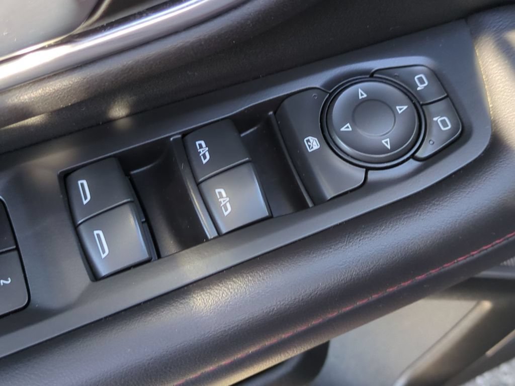 Used 2021 BLACK Chevrolet RST image 27