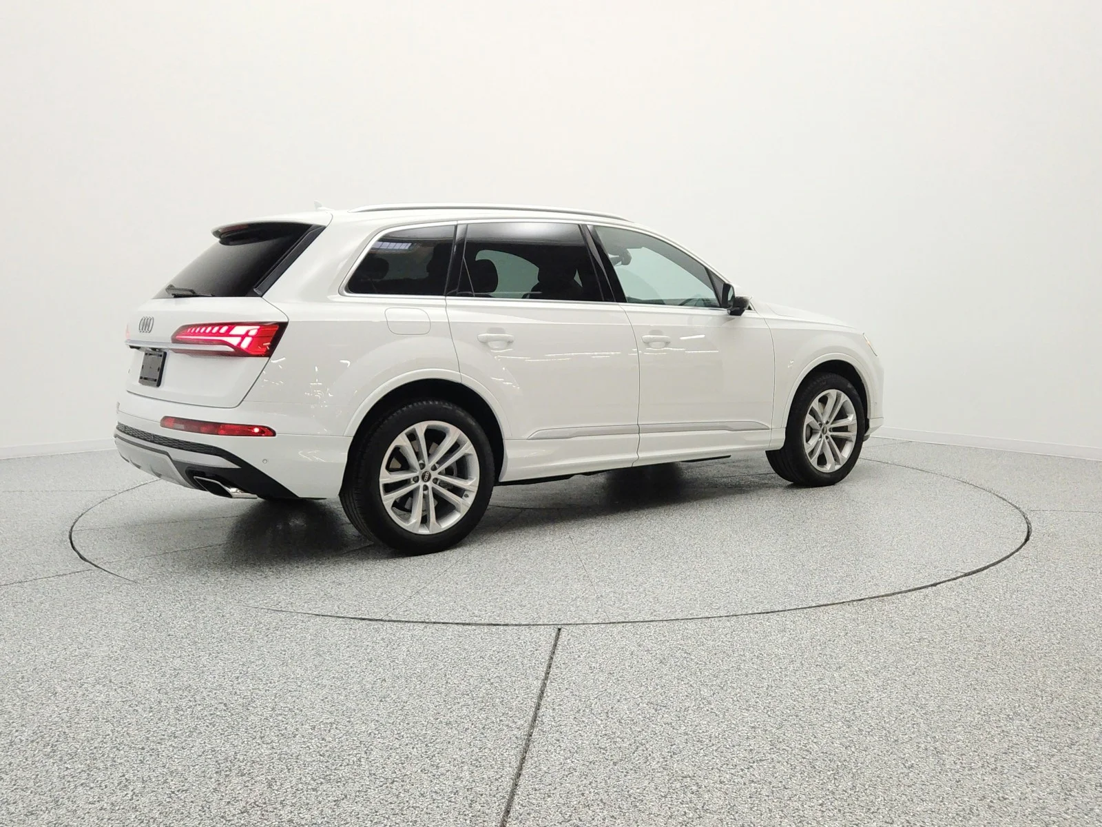 Used 2025 Carrara White Audi Premium Plus 55 TFSI quattro image 5