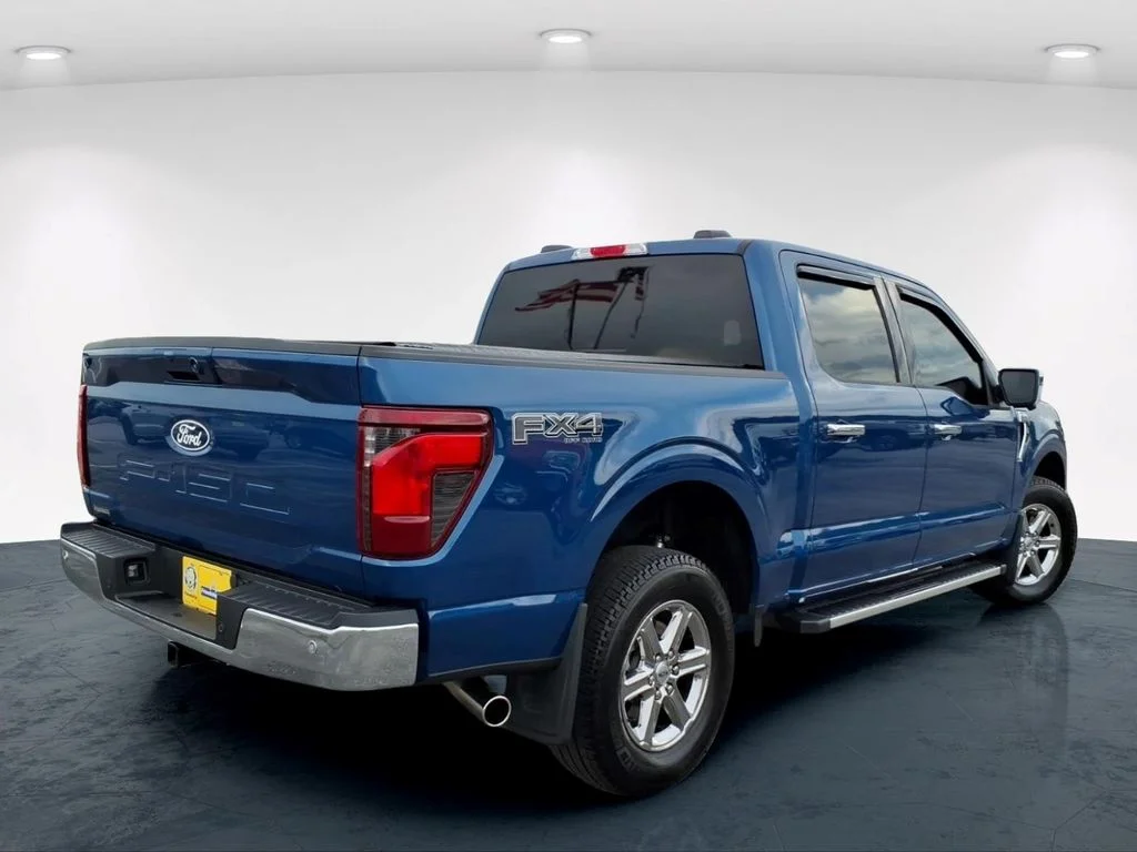 Used 2025 Blue Ford XLT image 8