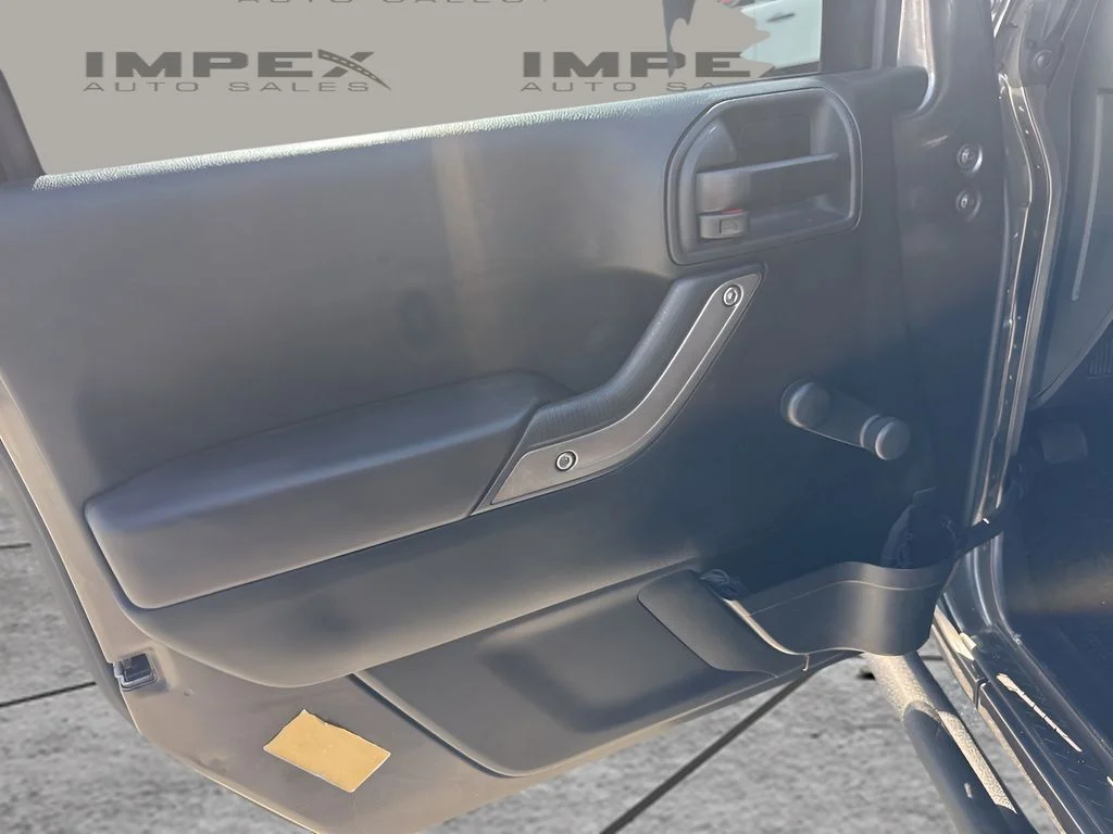 Used 2018 Gray Jeep Sport image 23