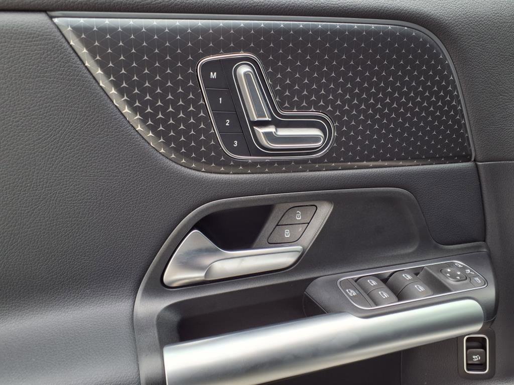 2025 Mercedes-Benz GLA GLA250 - Photo 13