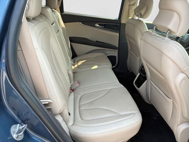 Used 2019 Blue Diamond Metallic Lincoln Reserve image 13
