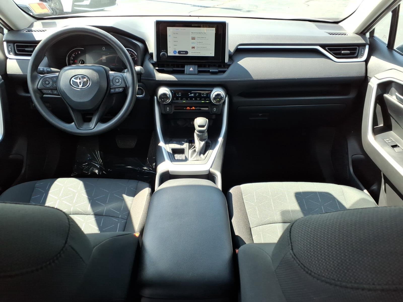 Used 2025 Ice Cap Toyota XLE image 18
