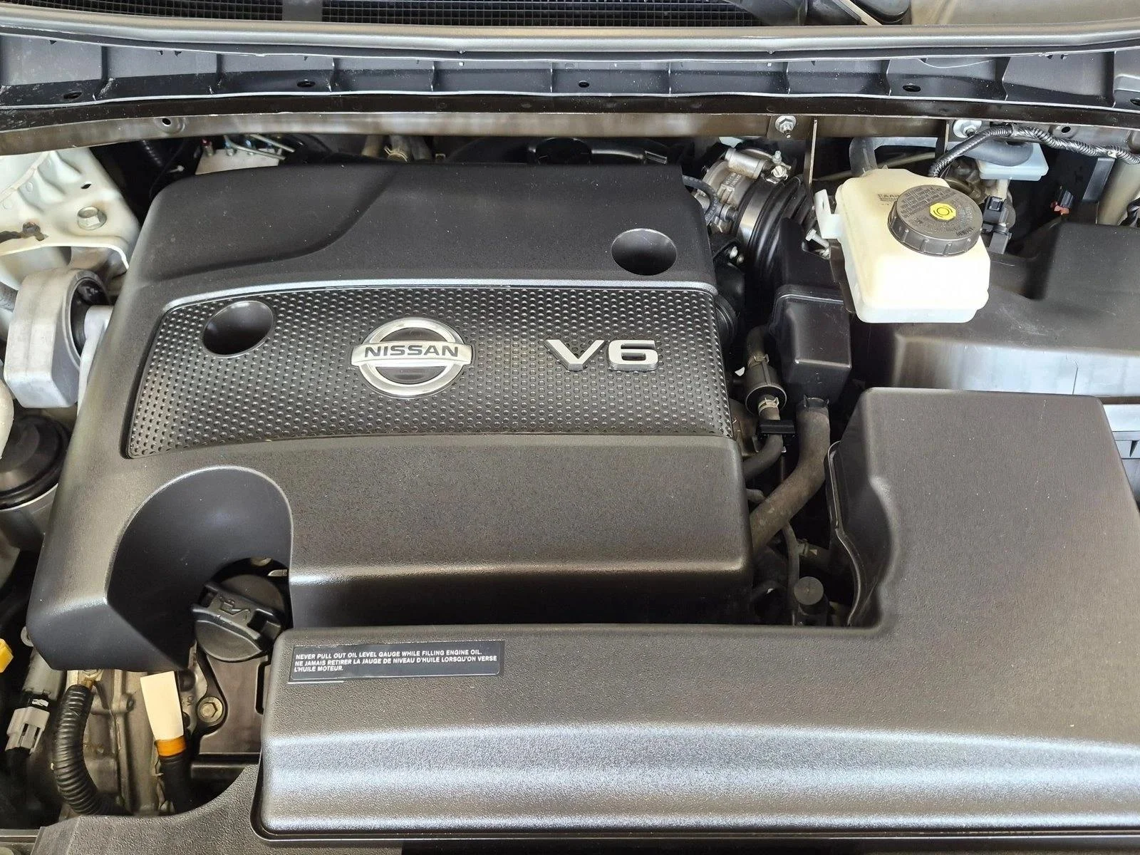 Used 2018 Pearl White Nissan SL image 21
