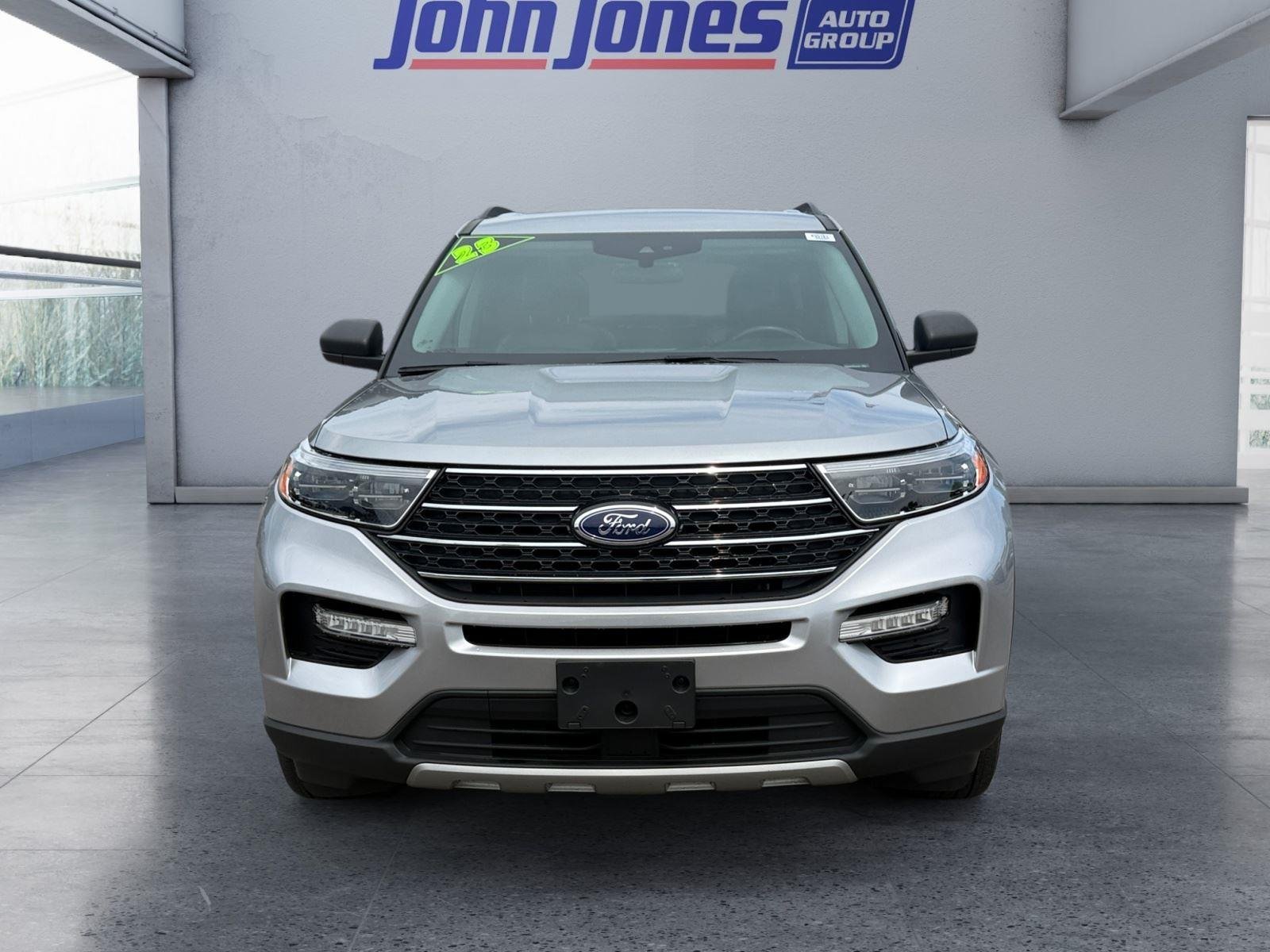 Used 2023 Iconic Silver Ford XLT image 8