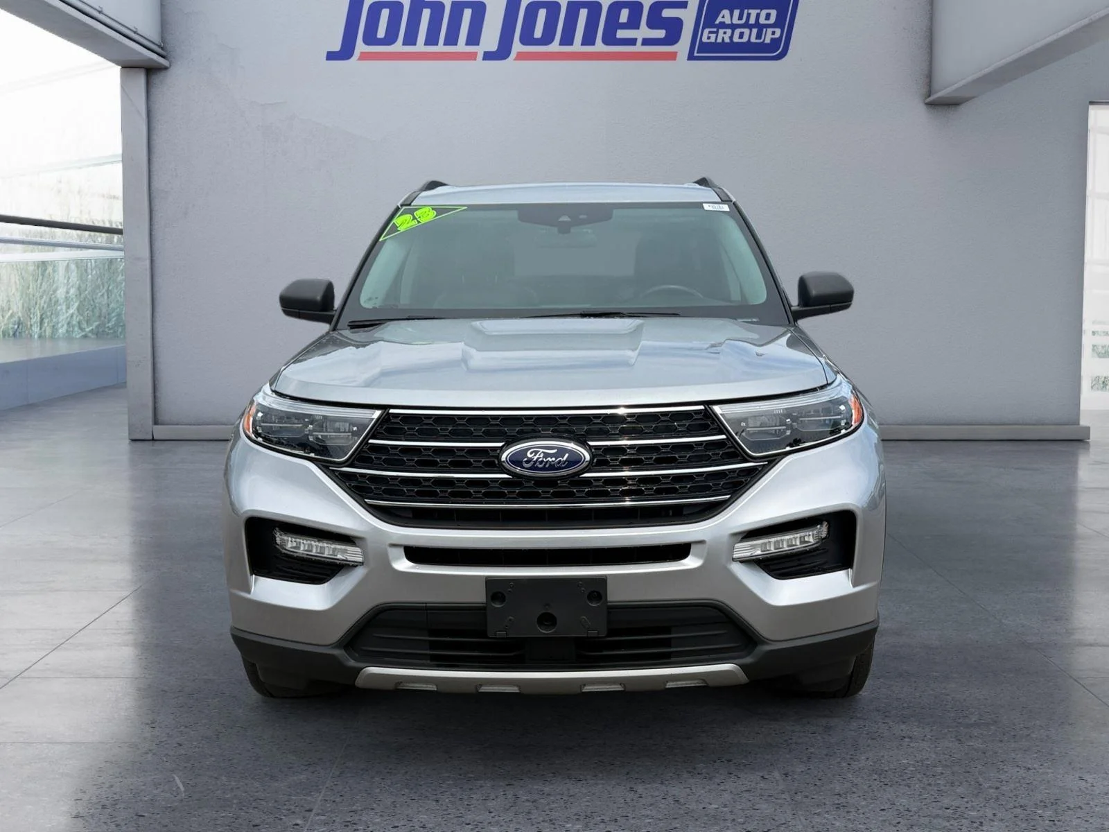 Used 2023 Iconic Silver Ford XLT image 8