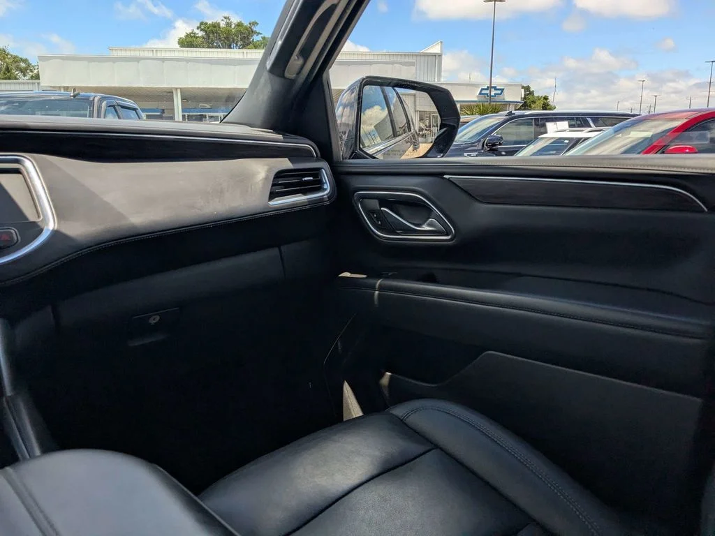 Used 2023 Gray Chevrolet LT image 17