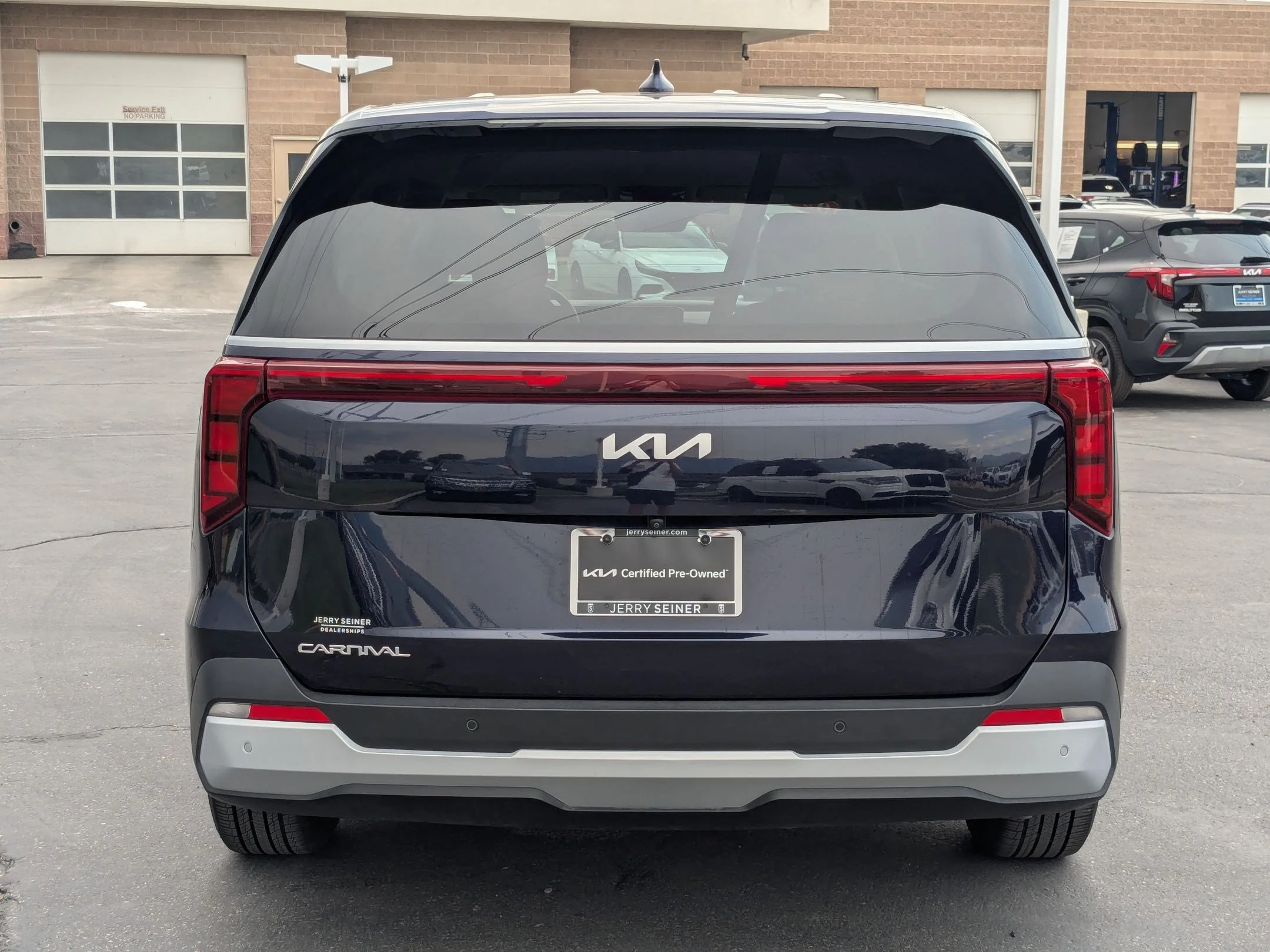 Used 2025 Deep Chroma Blue Kia LX image 4