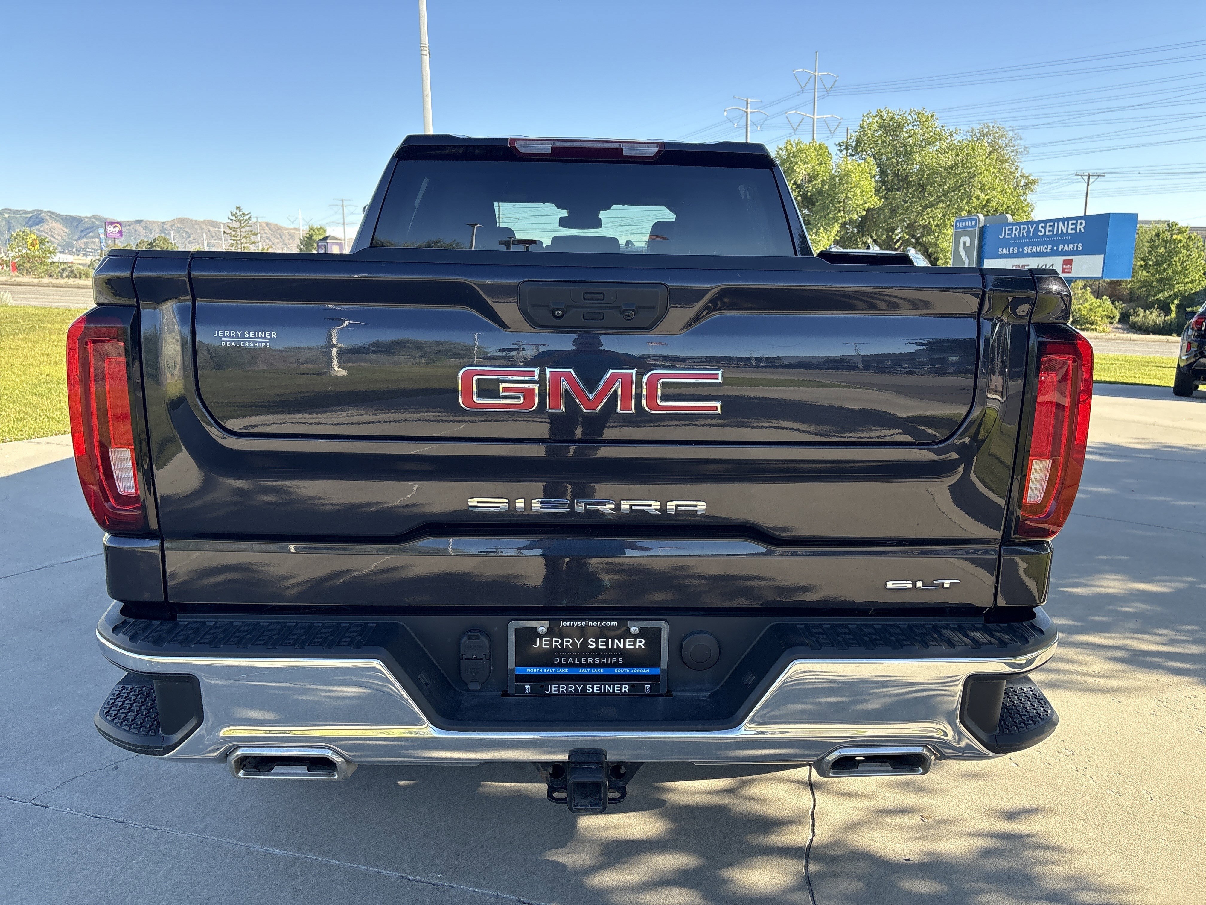 Used 2022 Titanium Rush Metallic GMC SLT image 4