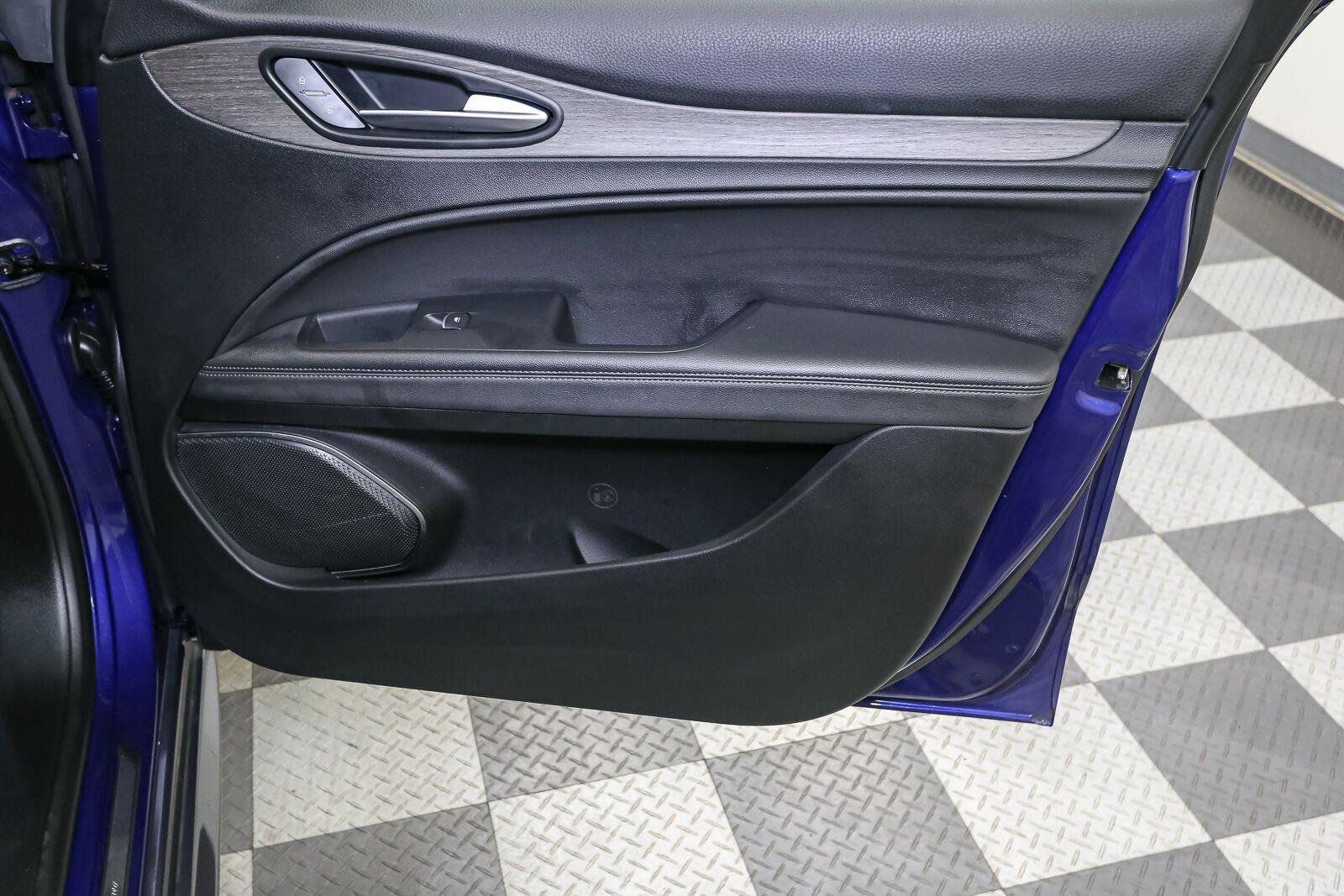Used 2023 Anodized Blue Metallic Alfa Romeo Ti image 23