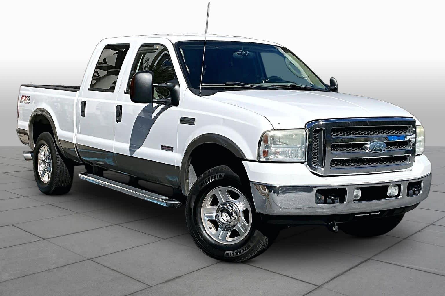 Used 2005  Ford Lariat image 2