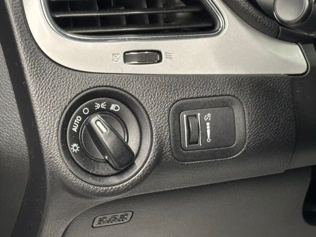 Used 2018 Gray Dodge SE image 16