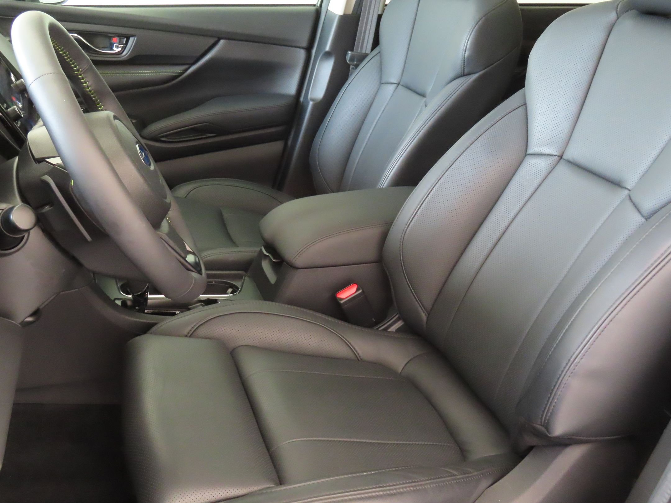 Used 2025 White Subaru Onyx Edition Touring image 11