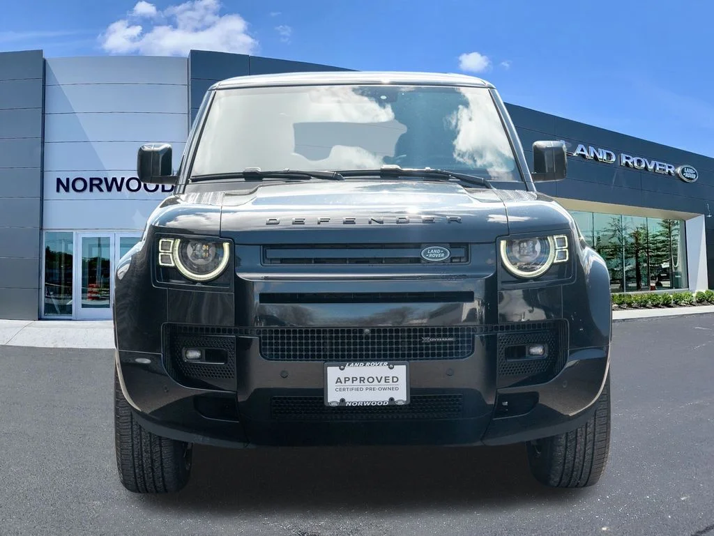 Used 2023 Black Land Rover X-Dynamic SE image 2