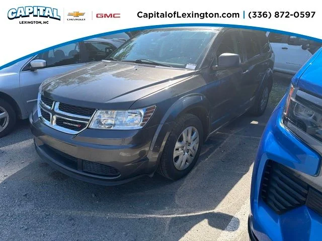 Used 2018 Gray Dodge SE image 1