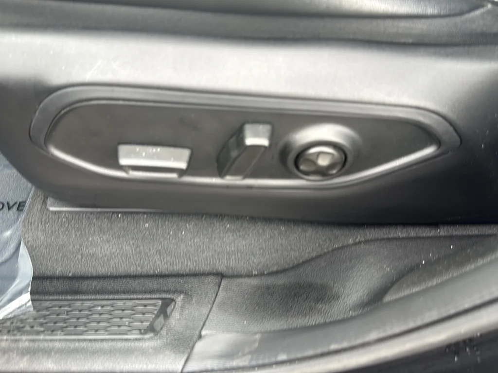 Certified Used 2025 Black Jeep Limited image 28