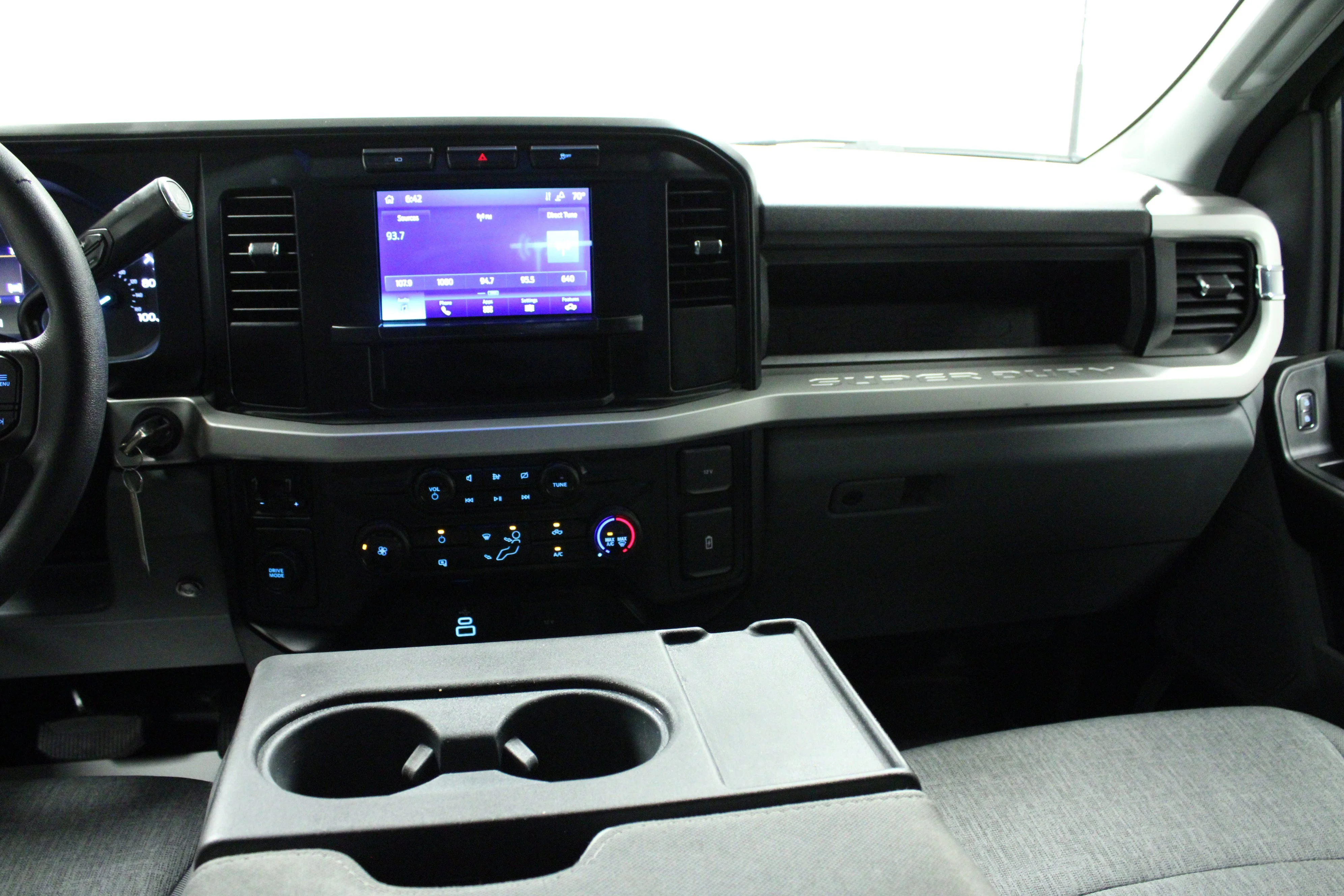 Used 2024 Oxford White Ford XL image 18