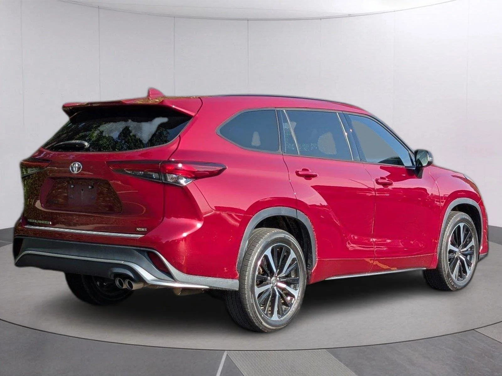 Used 2022 Ruby Flare Pearl Toyota XSE image 7