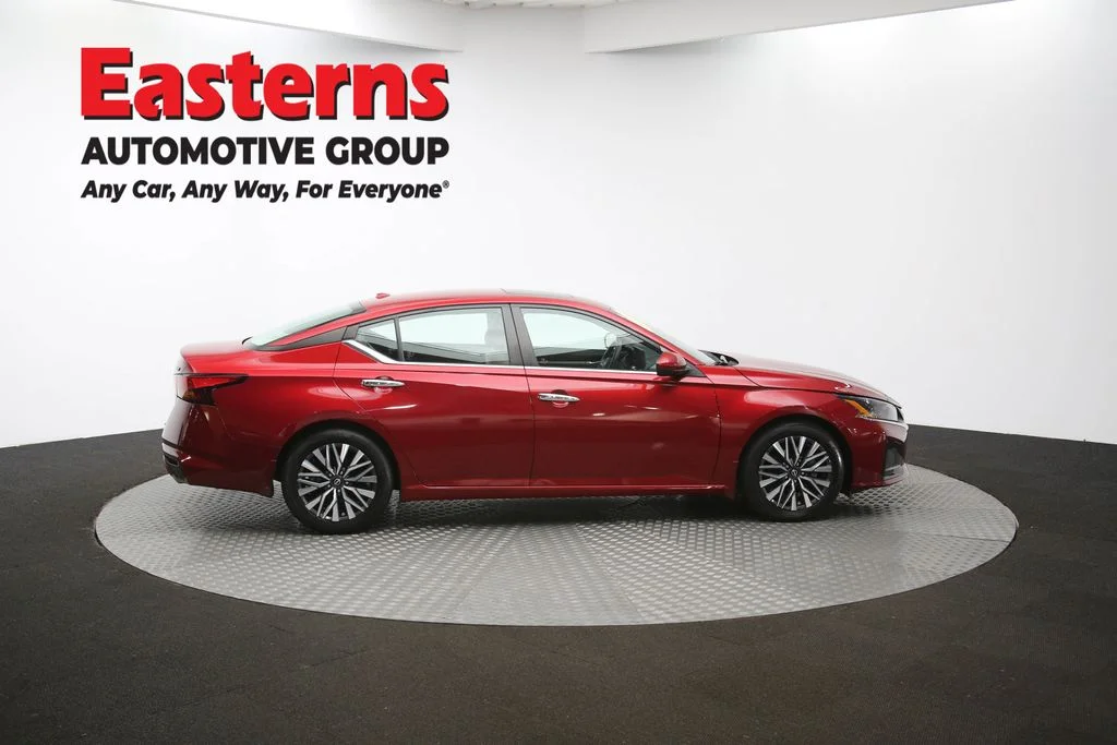 Used 2023 Red Nissan 2.5 SV image 44