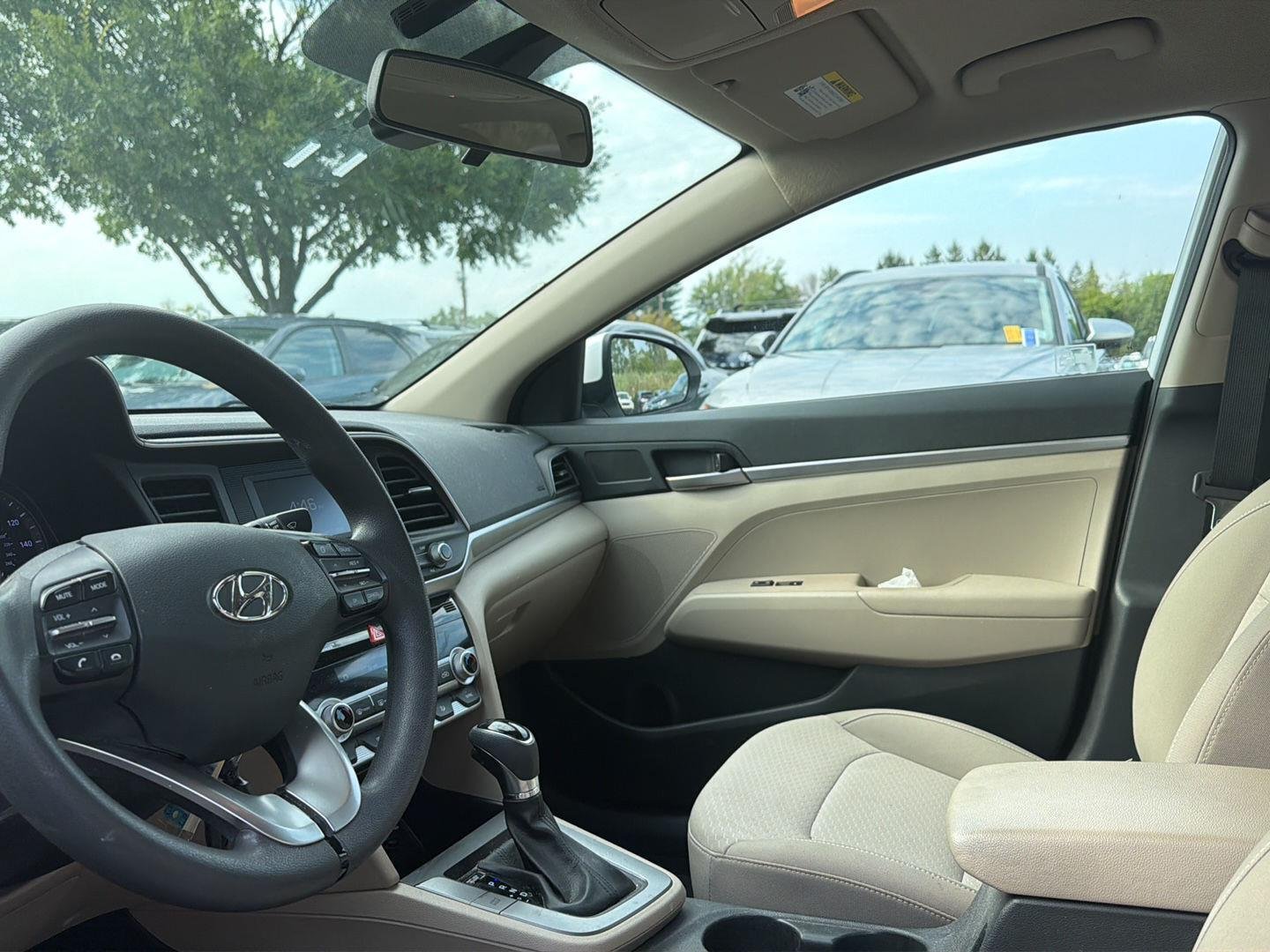 Used 2020 Quartz White Pearl Hyundai SE image 7