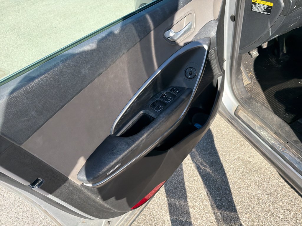 Used 2017 Iron Frost Hyundai SE image 8
