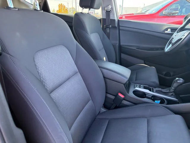 Used 2018 Black Noir Pearl Hyundai Value image 10