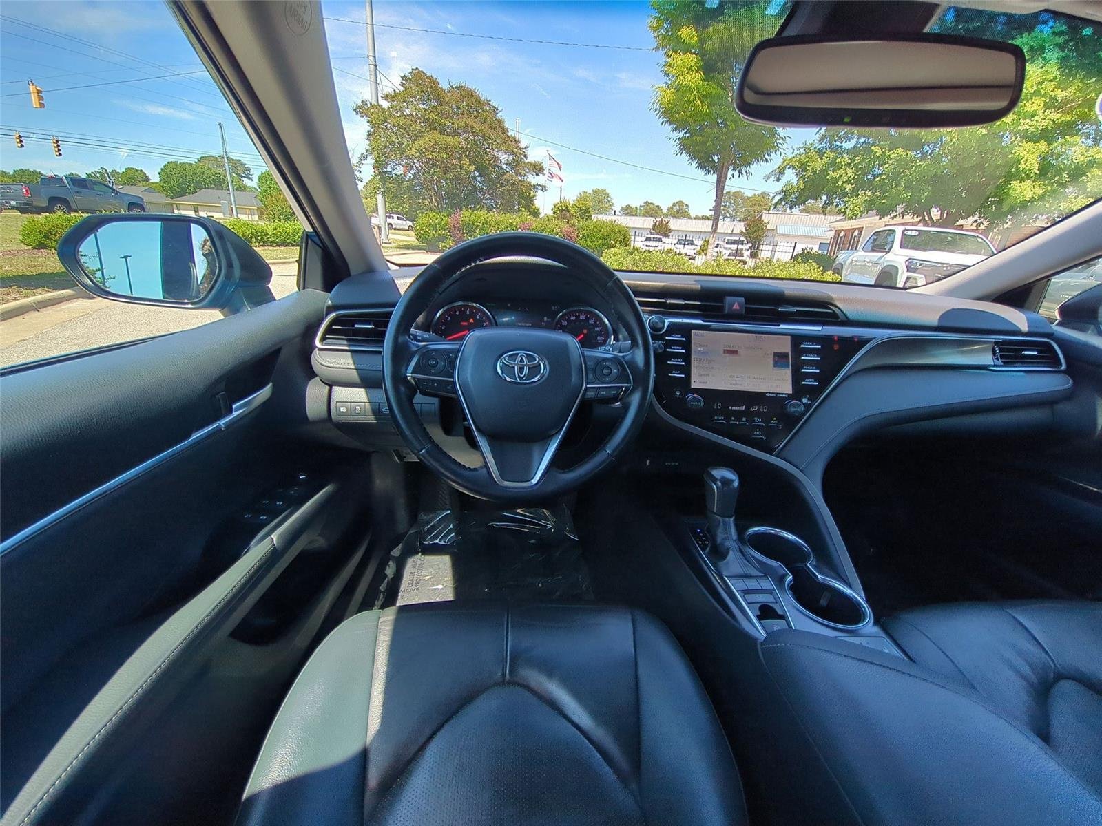 Used 2019 Blue Streak/Midnight Black Metallic Toyota XSE image 34