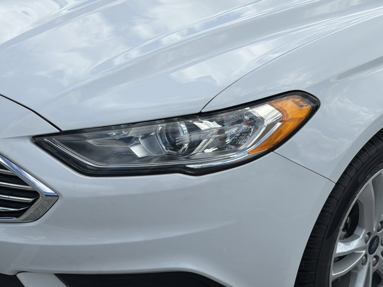 Used 2018 Oxford White Ford S image 6